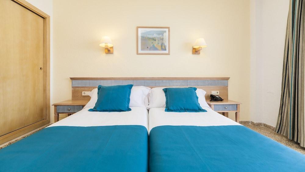 Hotel Globales Simar Cala de Sant Vicenc Esterno foto