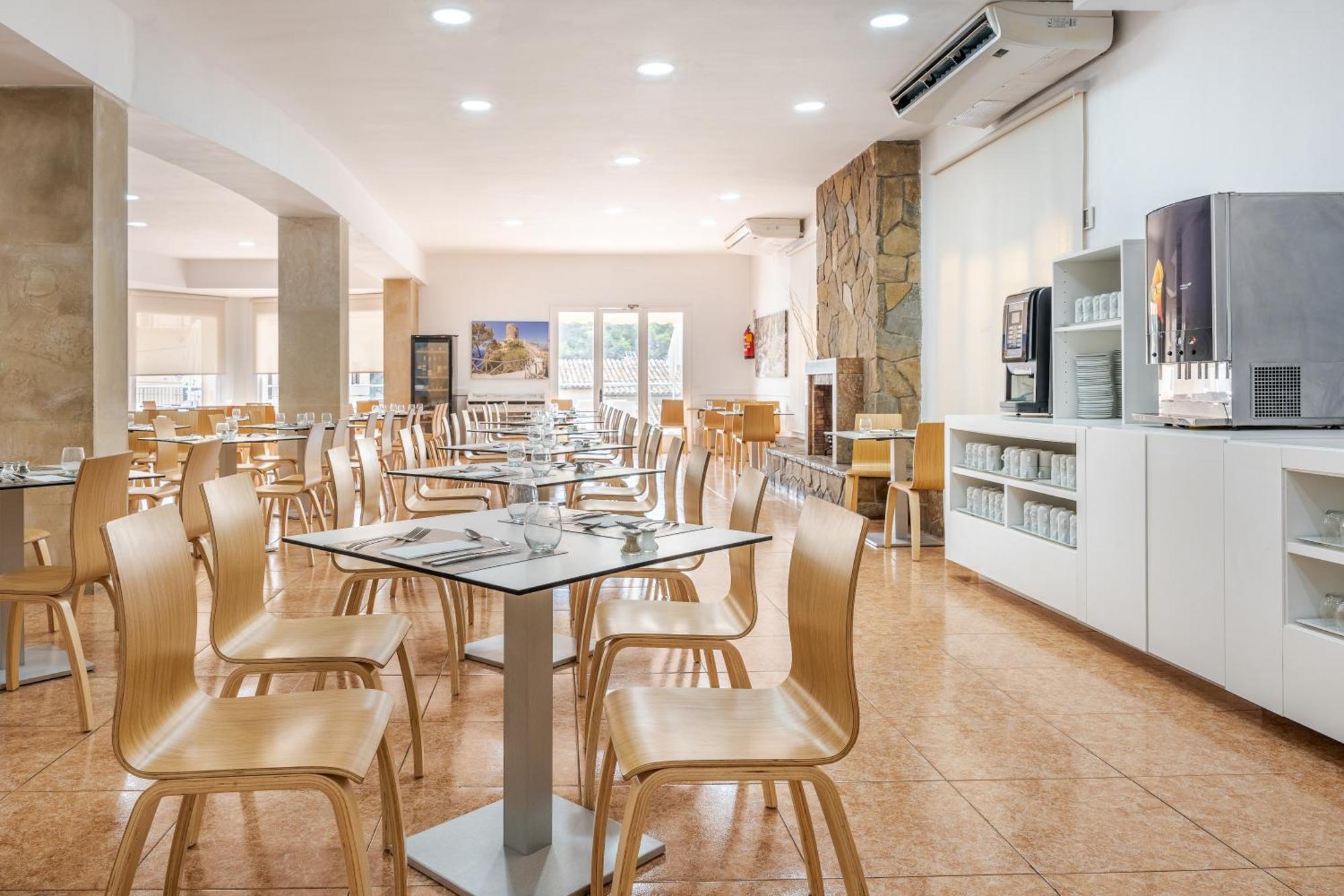 Hotel Globales Simar Cala de Sant Vicenc Esterno foto