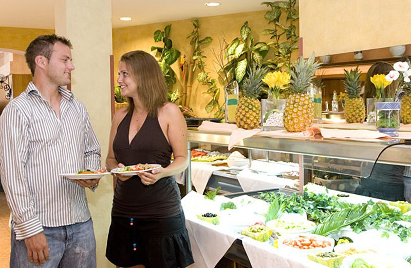 Hotel Globales Simar Cala de Sant Vicenc Ristorante foto